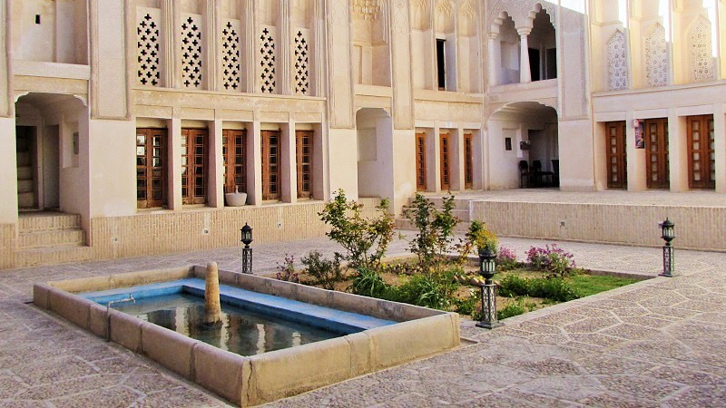 متحف الإيثنولوجيا في أبركوه: معرض تكيف الإنسان مع قسوة طبيعة الصحراء